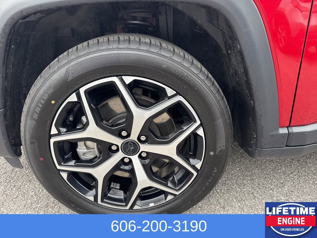 Used 2025 Jeep Compass Limited AWD/4WD image 13