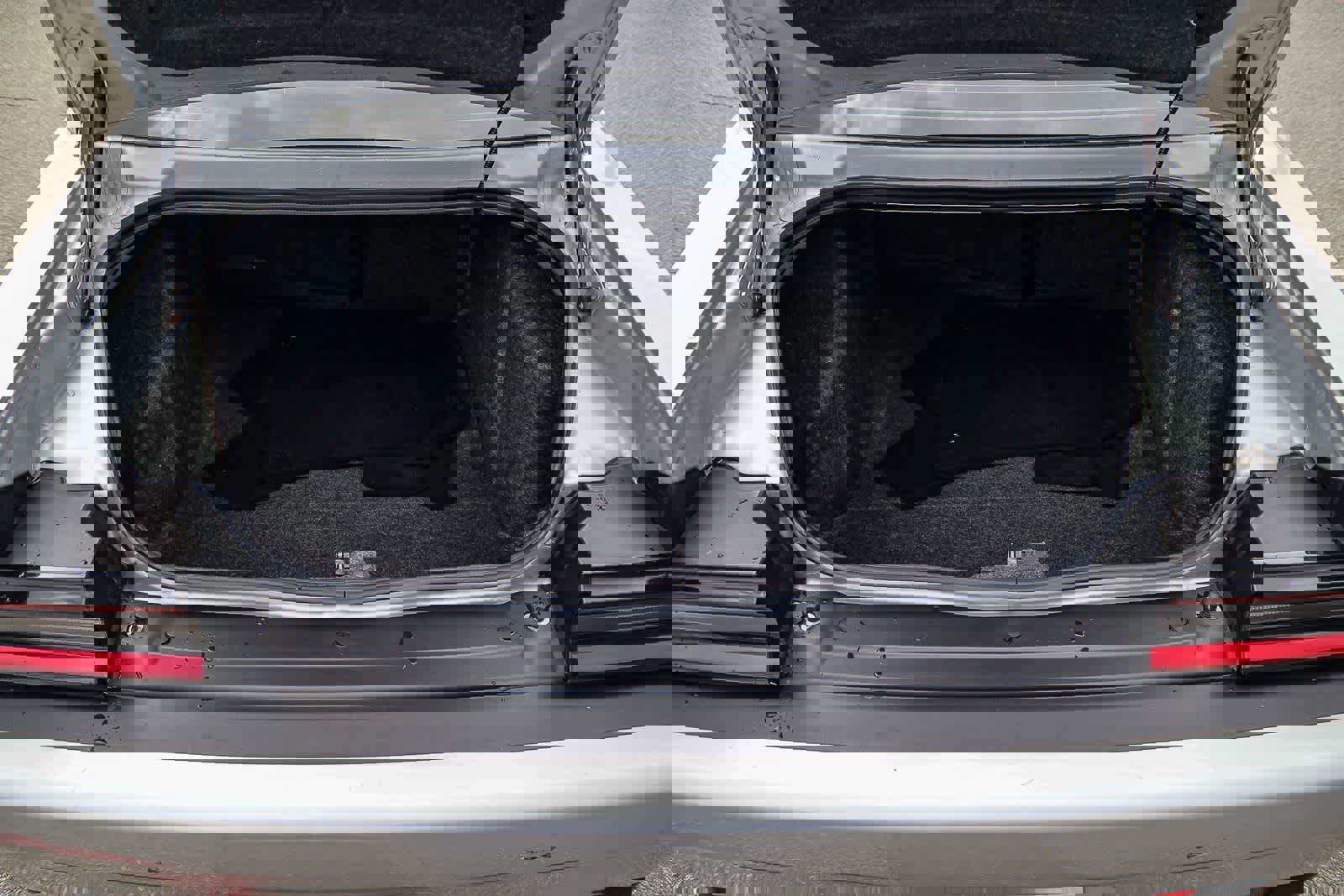 Used 2023 Dodge Challenger R/T w/ Blacktop Package image 27