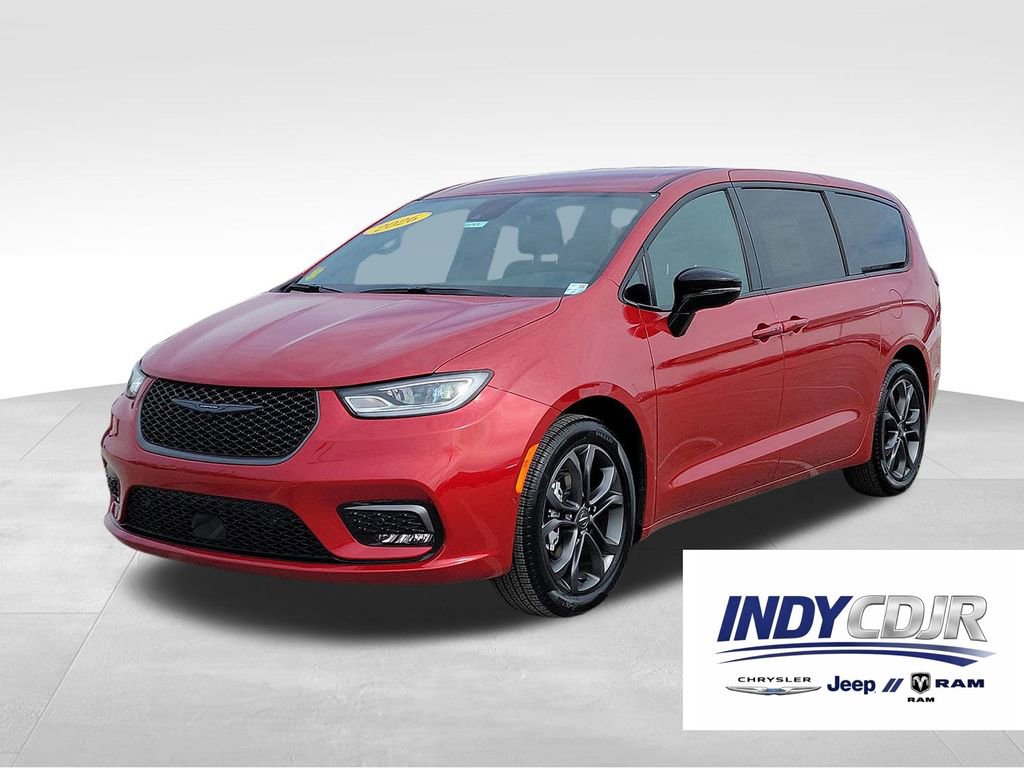 New 2026 Chrysler Pacifica Select