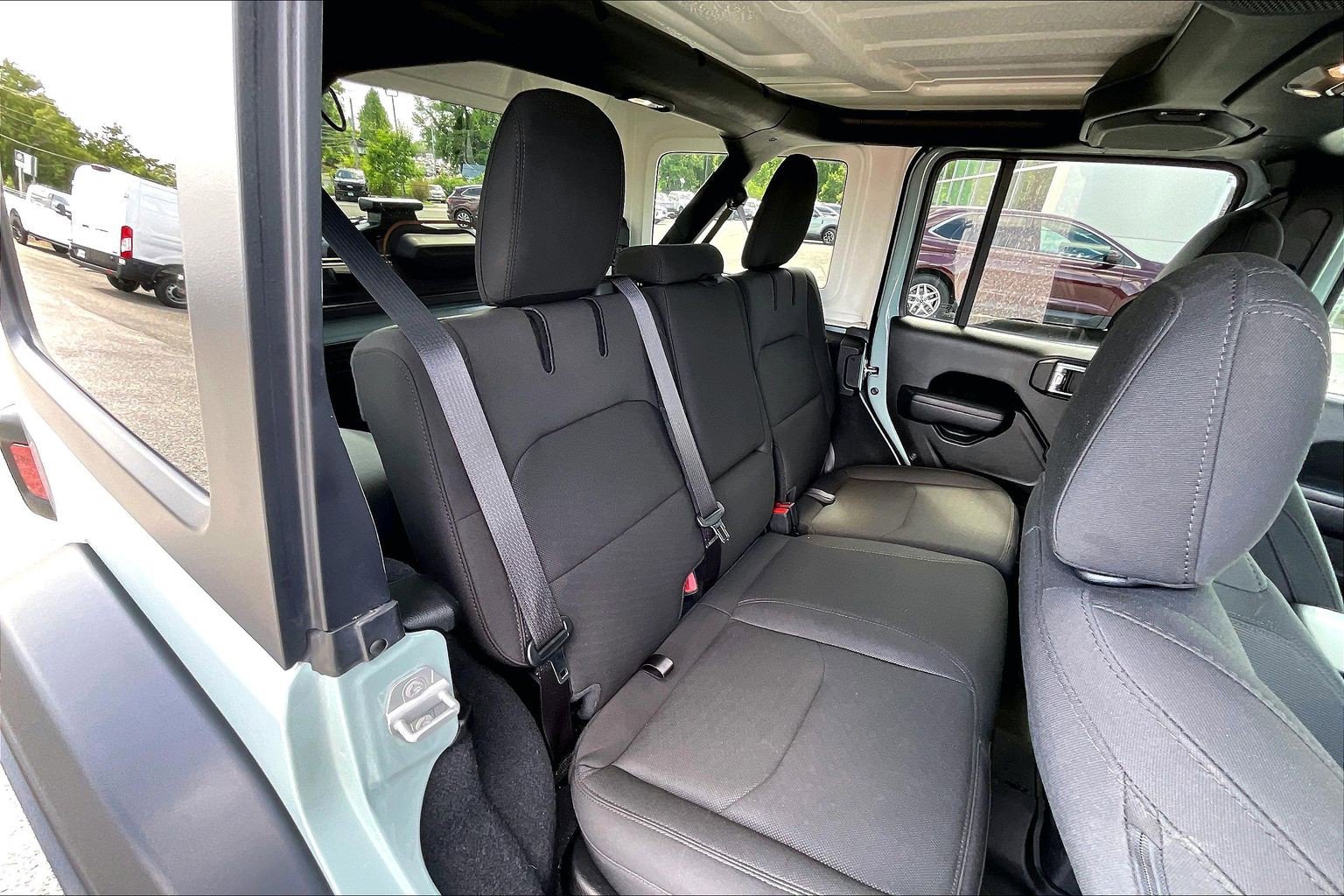Used 2023 Jeep Wrangler Unlimited w/ Cold Weather Group AWD/4WD image 25