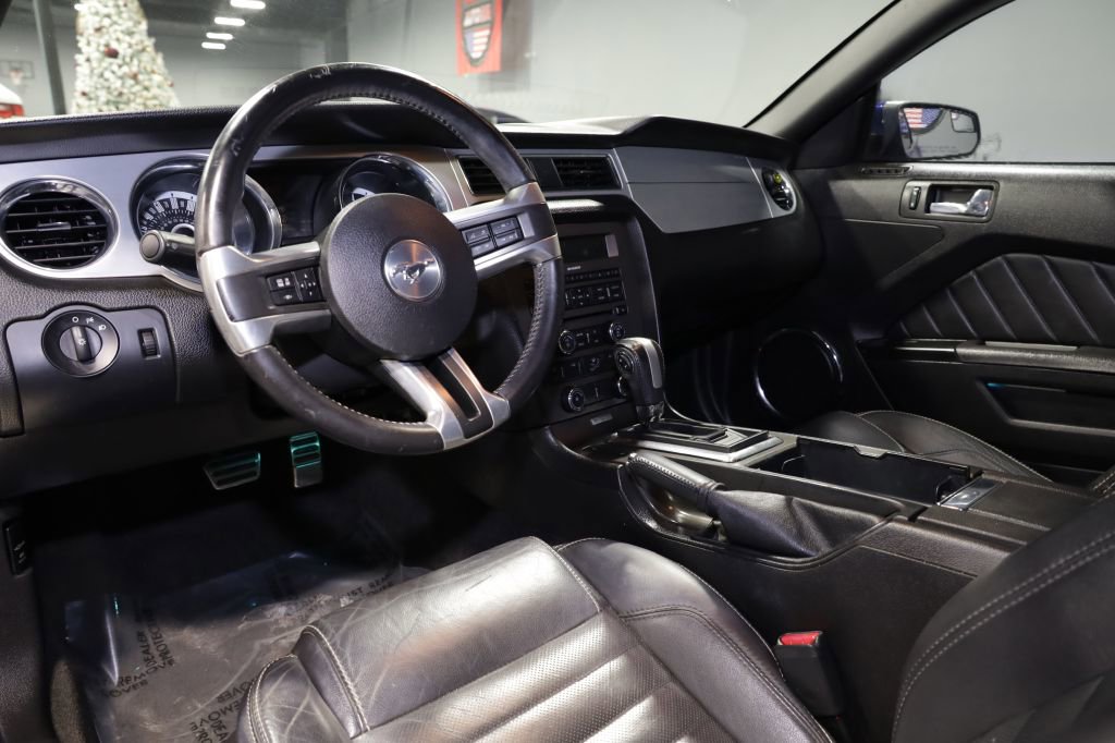 Used 2013 Ford Mustang Premium RWD image 26