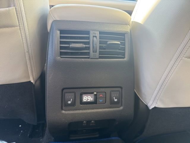 Used 2024 Mitsubishi Outlander 4WD Plug-In Hybrid image 27