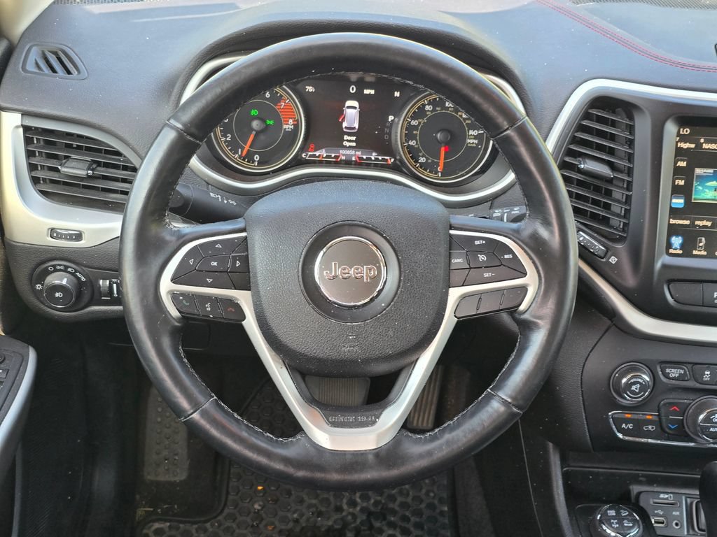 Used 2018 Jeep Cherokee Trailhawk w/ Cold Weather Group AWD/4WD image 6