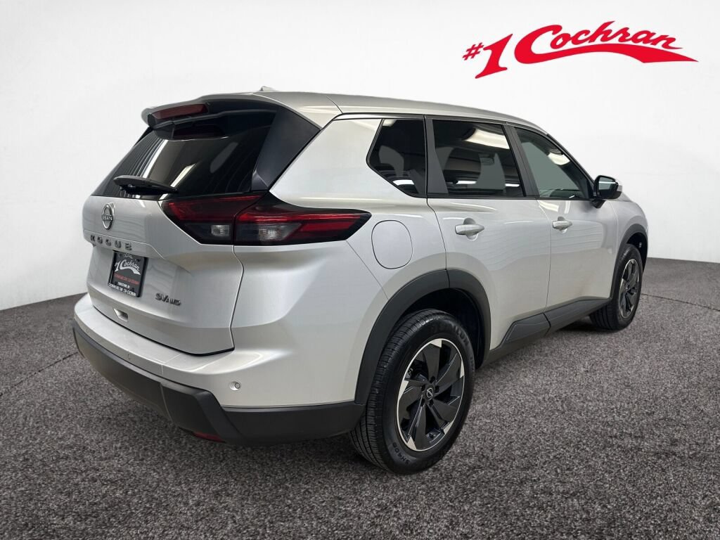 Used 2024 Nissan Rogue SV AWD/4WD image 27