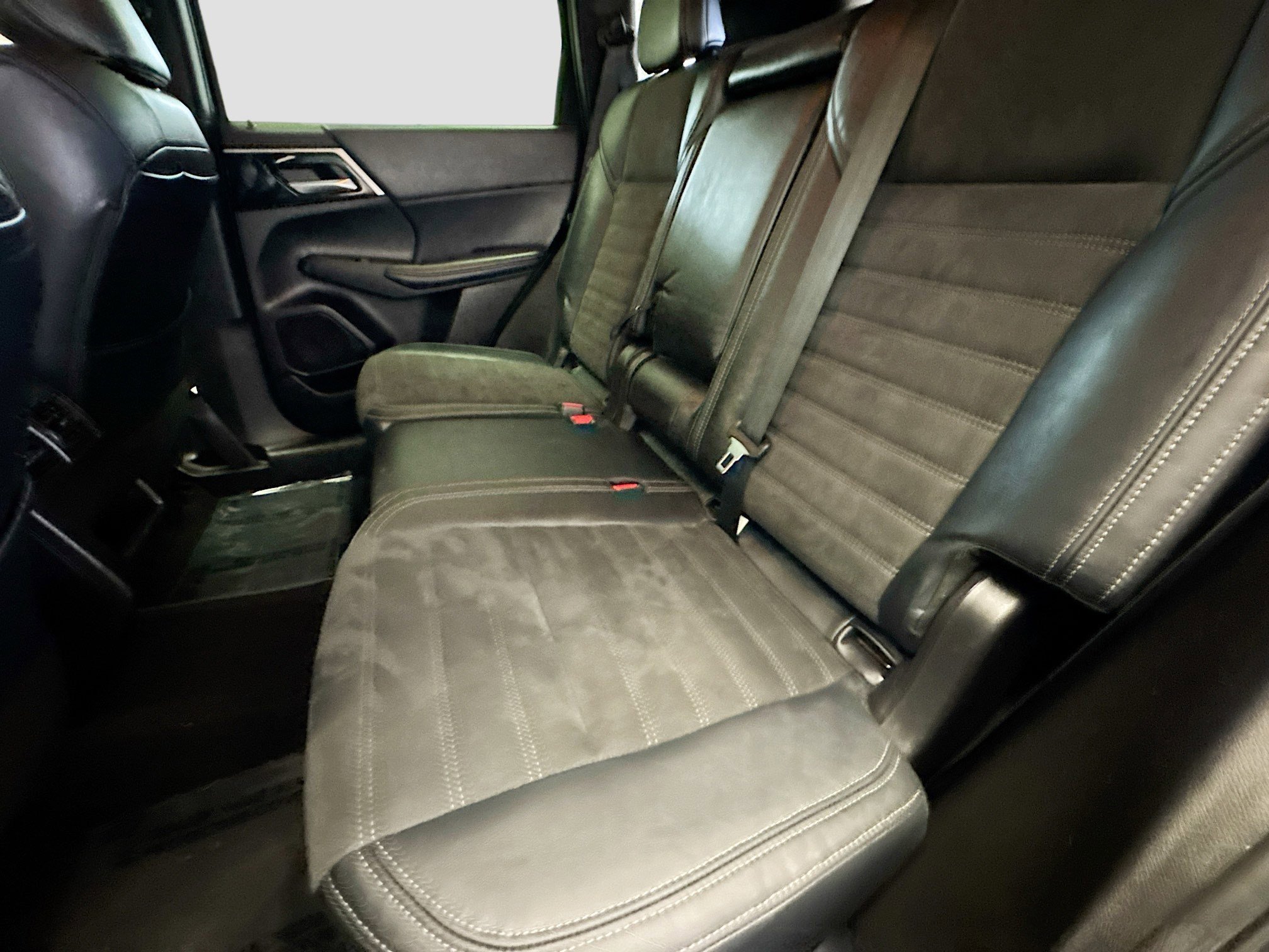 Used 2023 Mitsubishi Outlander SE image 12