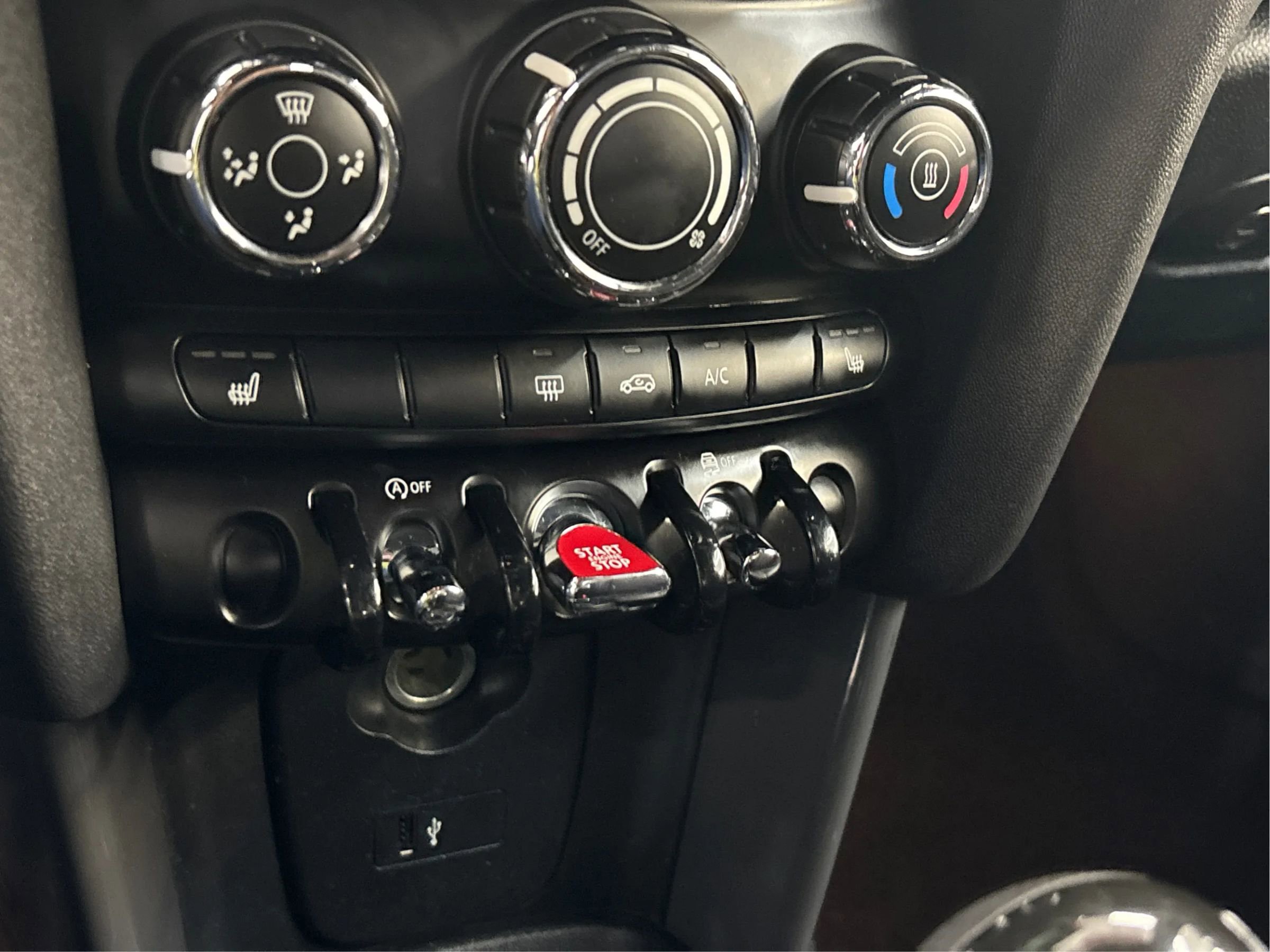 Used 2021 MINI Cooper Convertible image 37