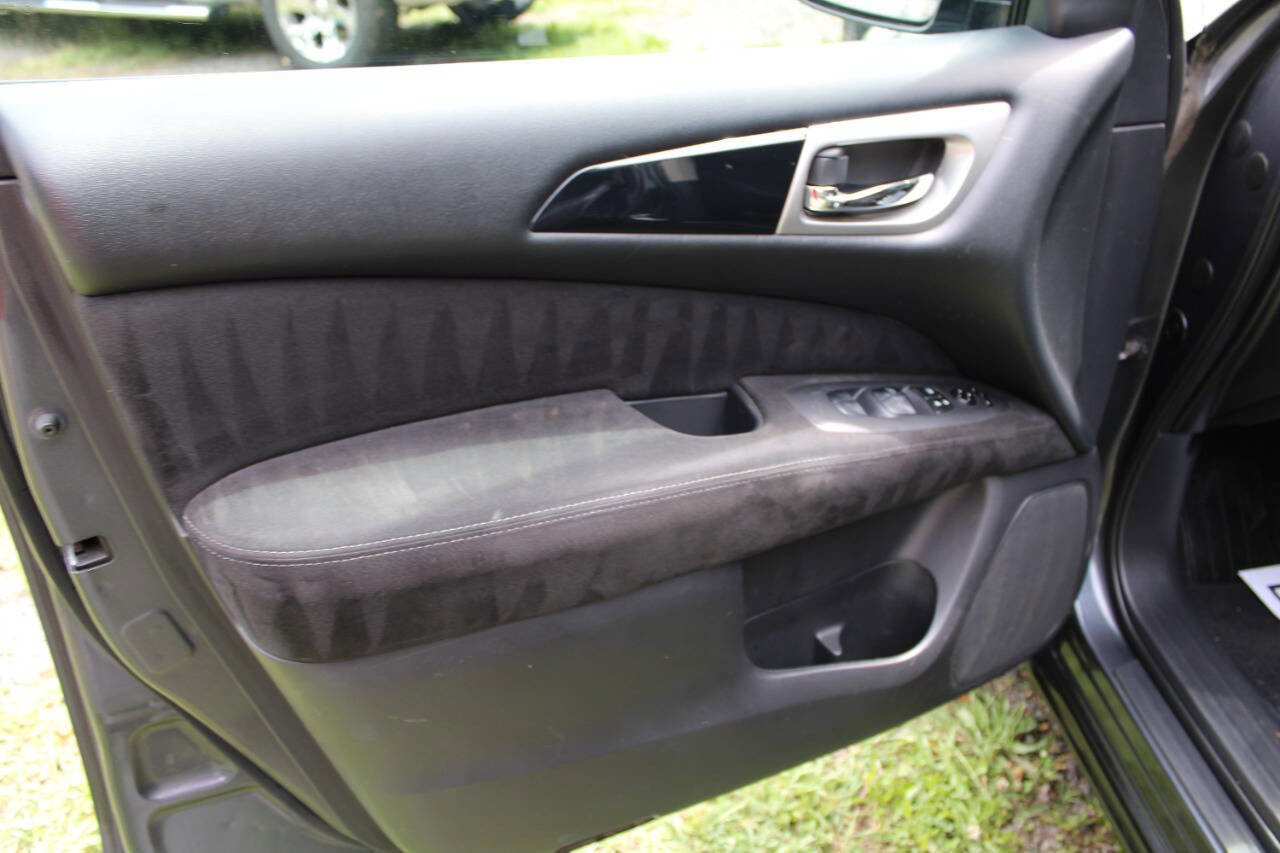 Used 2014 Nissan Pathfinder S image 14
