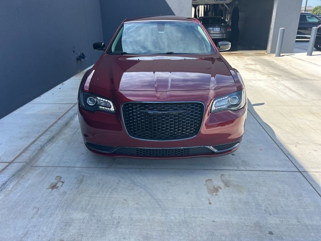 Used 2019 Chrysler 300 Touring w/ Sport Appearance Package image 2