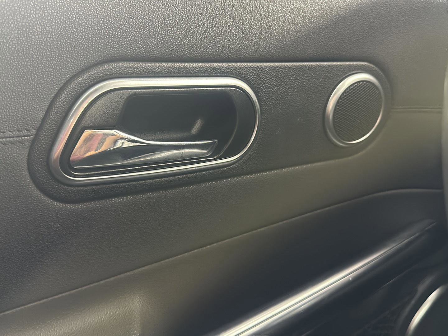 Used 2005 Chrysler Crossfire Limited RWD image 15
