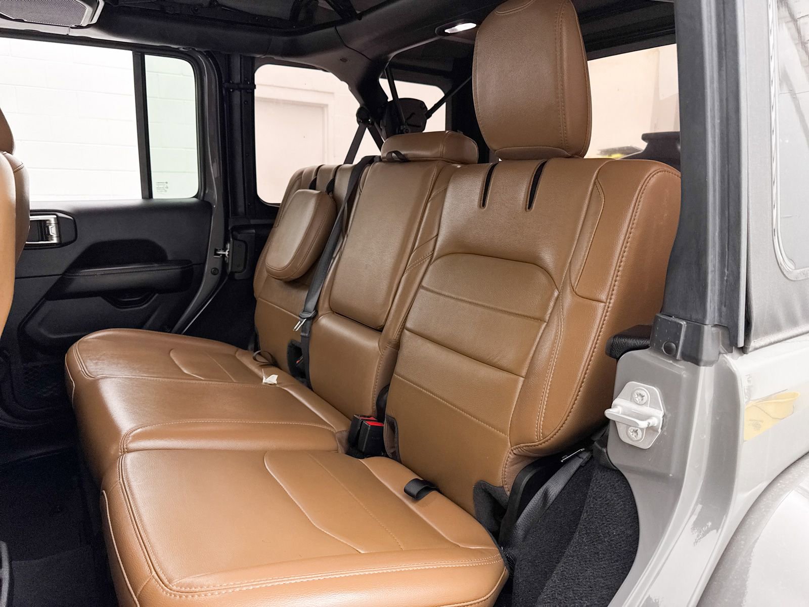 Used 2022 Jeep Wrangler Unlimited Sahara image 29