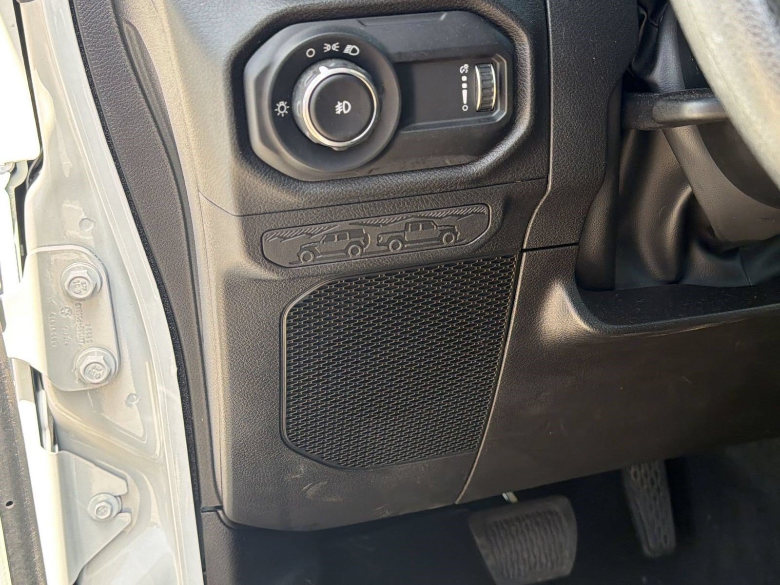 Used 2025 Jeep Wrangler Sport AWD/4WD image 24