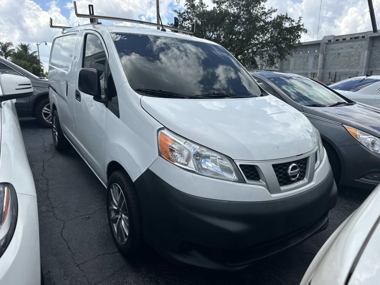 Used 2014 Nissan NV200 S w/ Cruise Control Package image 1