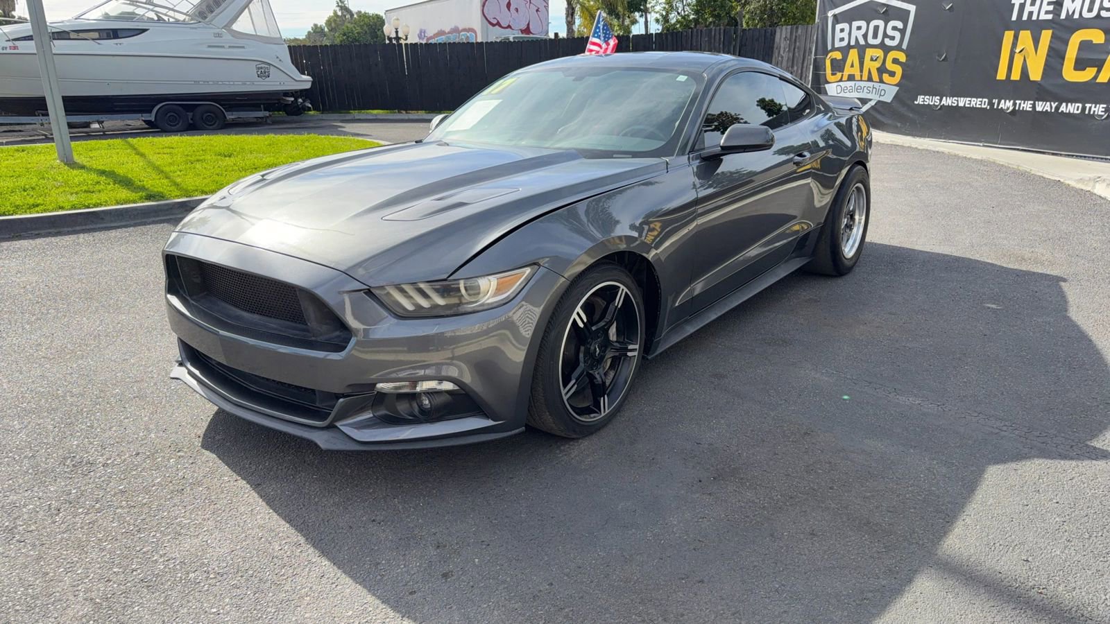 Used 2017 Ford Mustang GT image 3