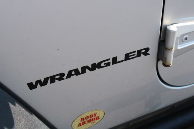 Used 2007 Jeep Wrangler Rubicon w/ Dual Top Group AWD/4WD image 10