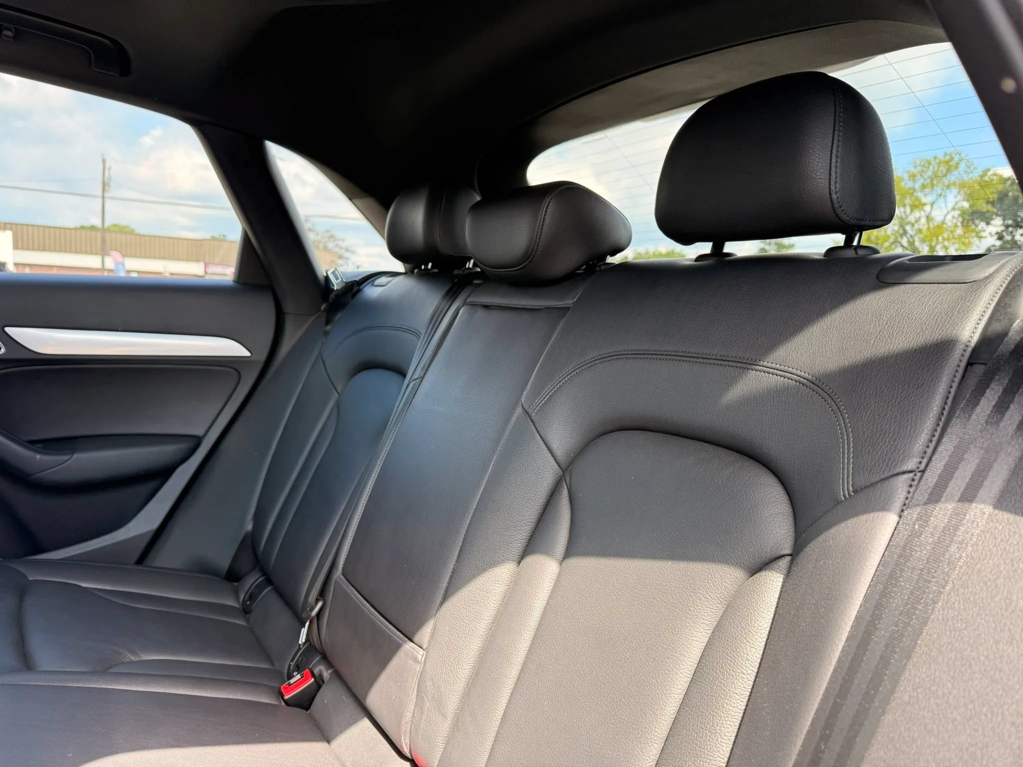 Used 2018 Audi Q3 2.0T Premium Plus w/ Premium Plus Package FWD image 14