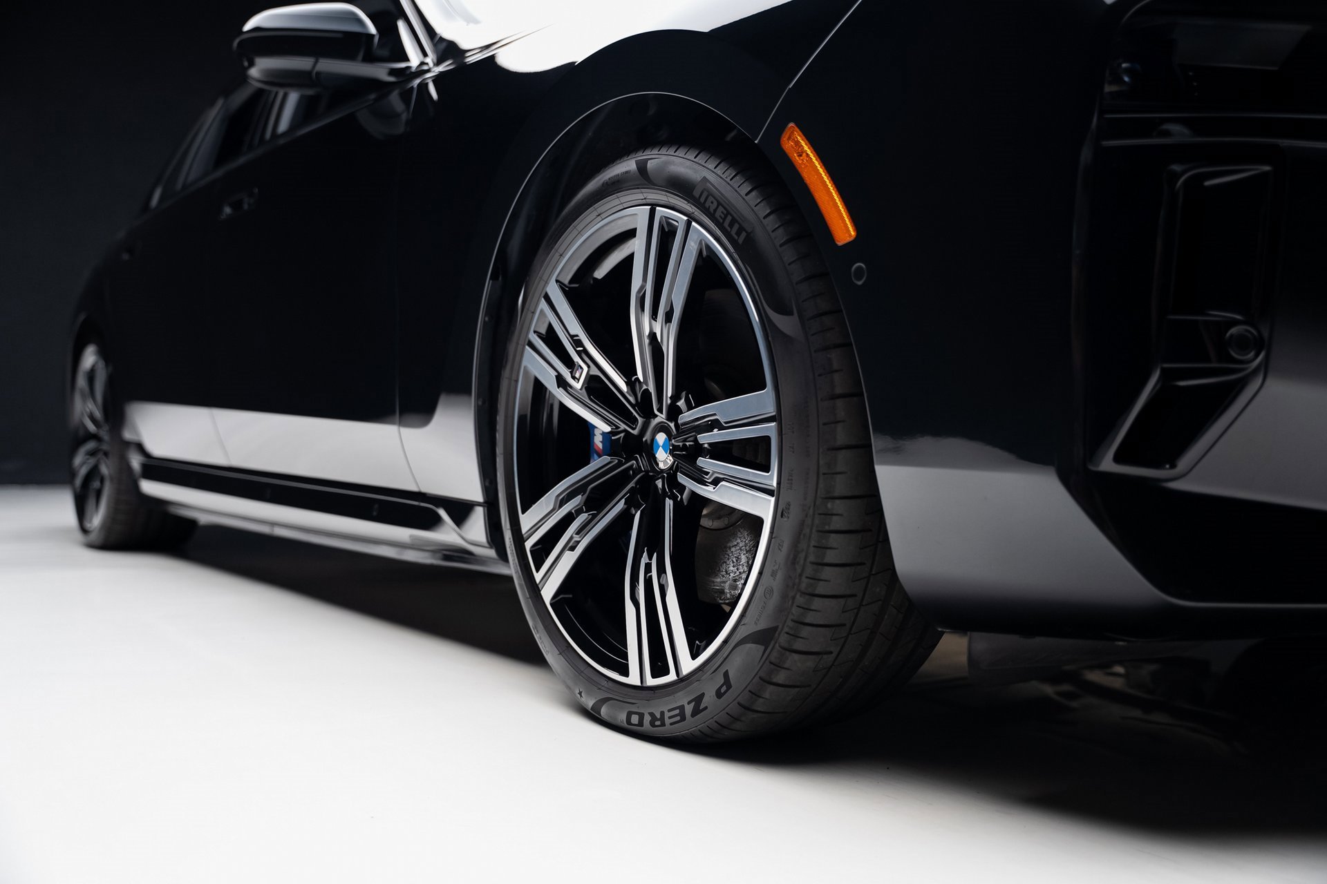 Used 2023 BMW i7 xDrive60 w/ Executive Package 2 image 79