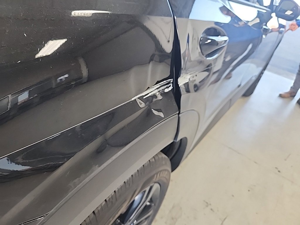 Used 2024 Chevrolet Trax ACTIV w/ Sunroof Package image 6