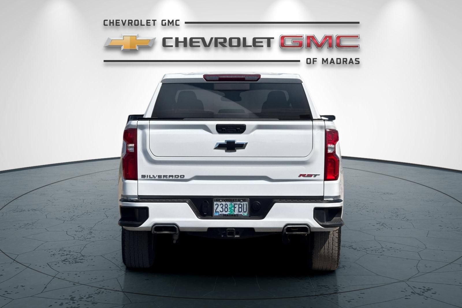 Used 2024 Chevrolet Silverado 1500 RST w/ Convenience Package II AWD/4WD image 4