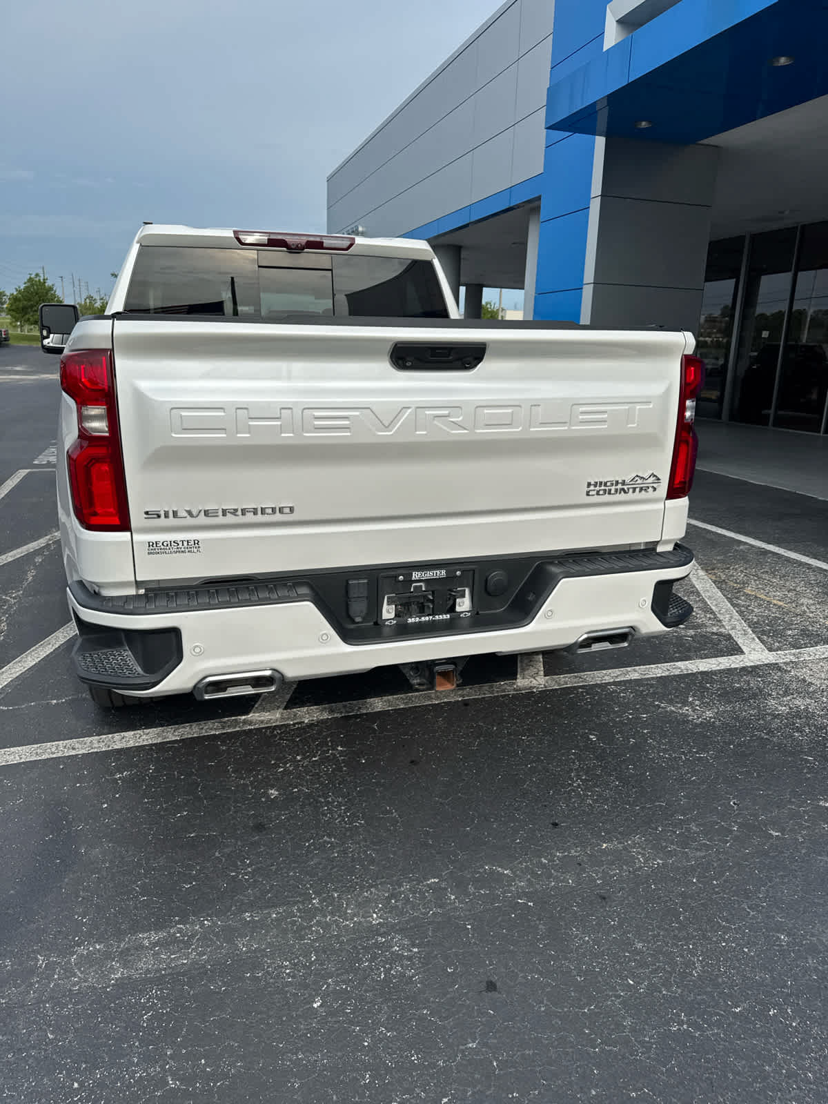 Used 2023 Chevrolet Silverado 1500 High Country w/ High Country Premium Package AWD/4WD image 6