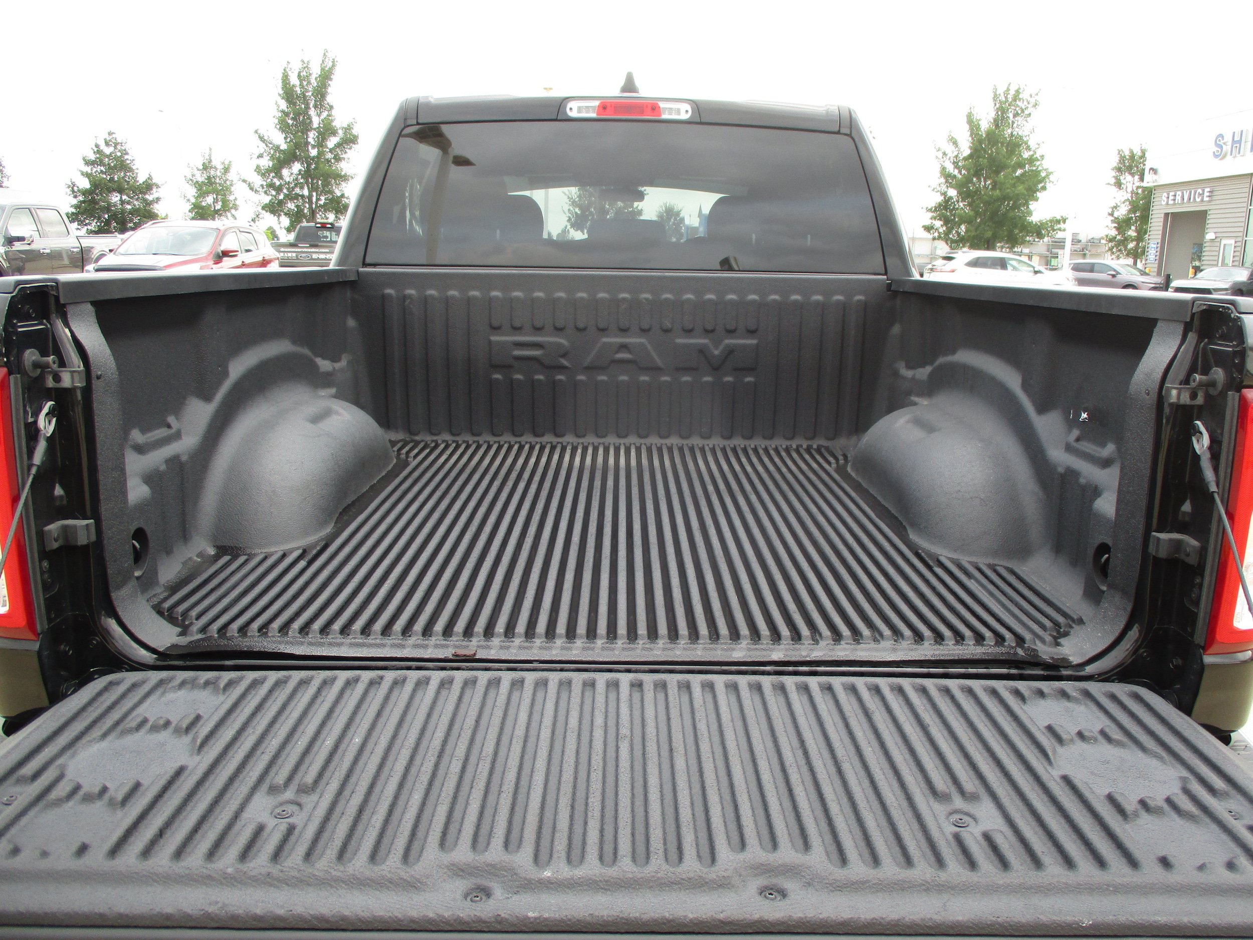 Used 2022 RAM 1500 Big Horn AWD/4WD image 6