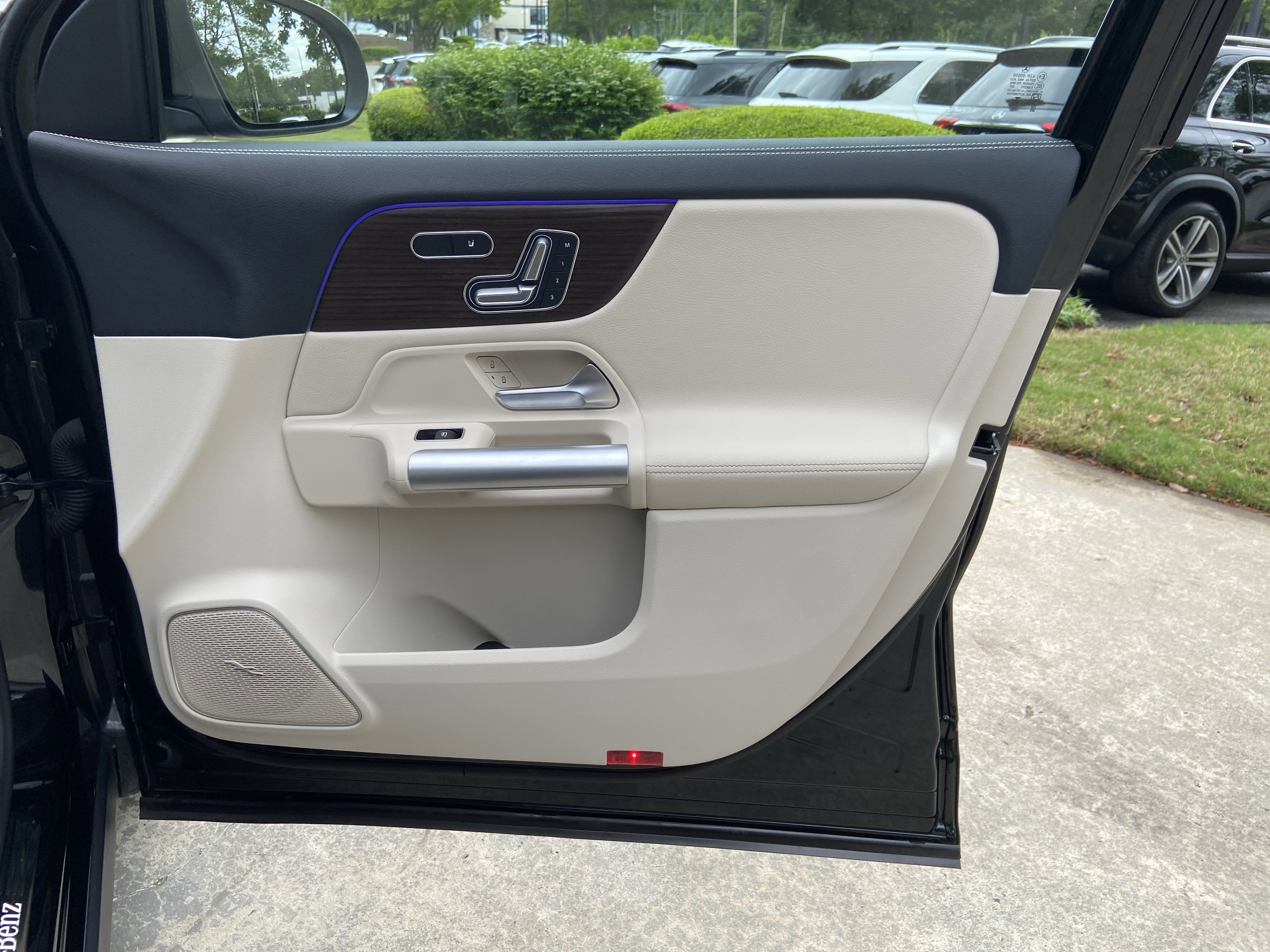 Certified 2025 Mercedes-Benz GLA 250 4MATIC image 46