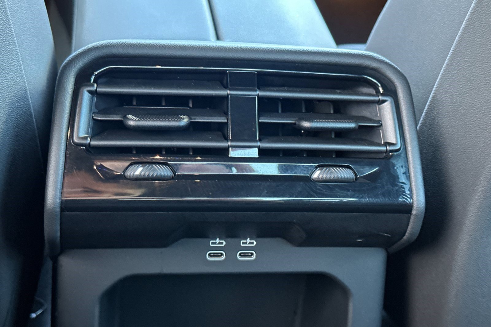 Used 2025 BMW 530i w/ Premium Package image 16