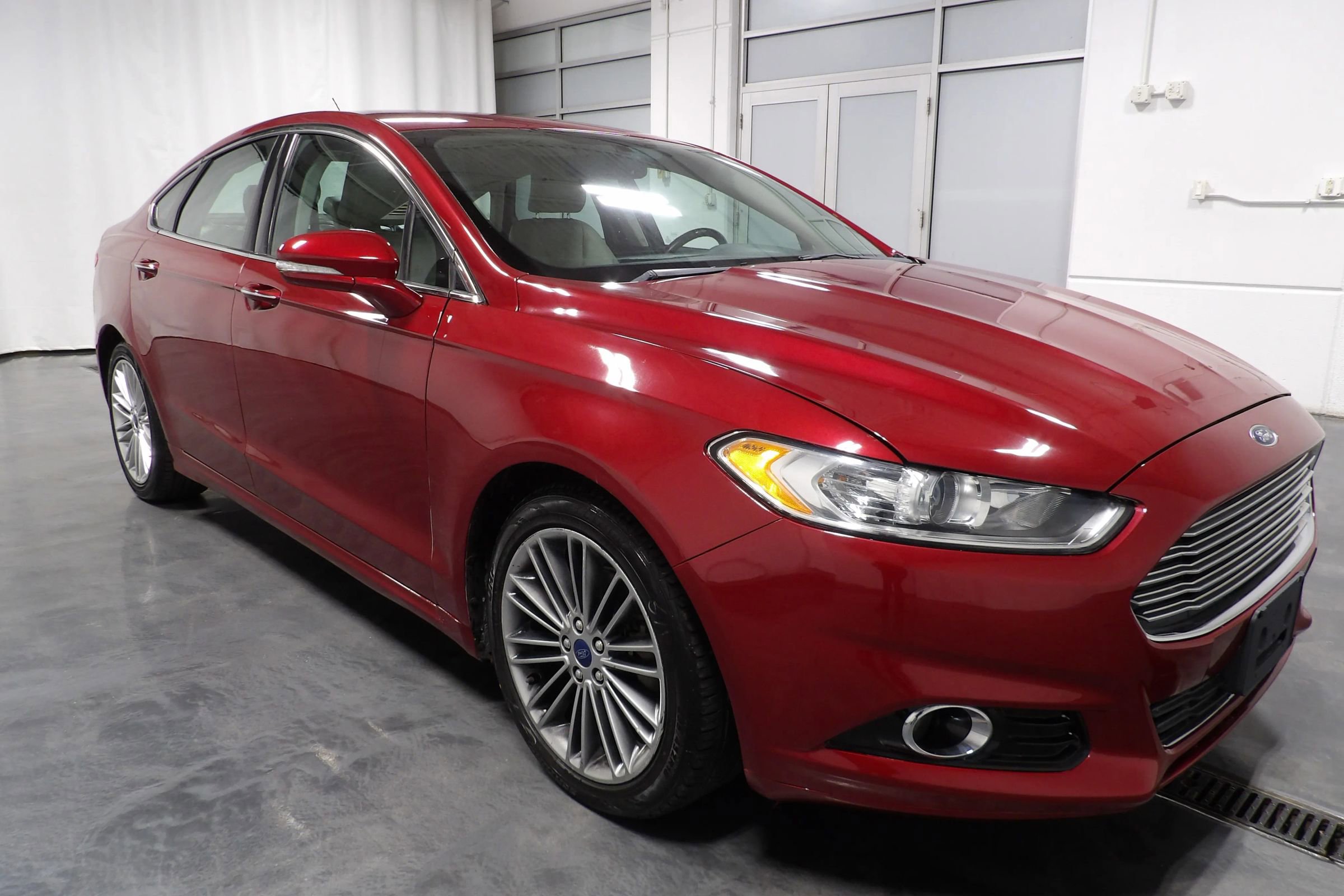 Used 2015 Ford Fusion Titanium FWD image 2
