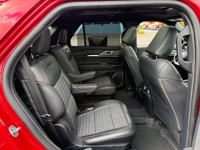 Certified 2025 Ford Explorer ST-Line w/ Premium Package AWD/4WD image 26