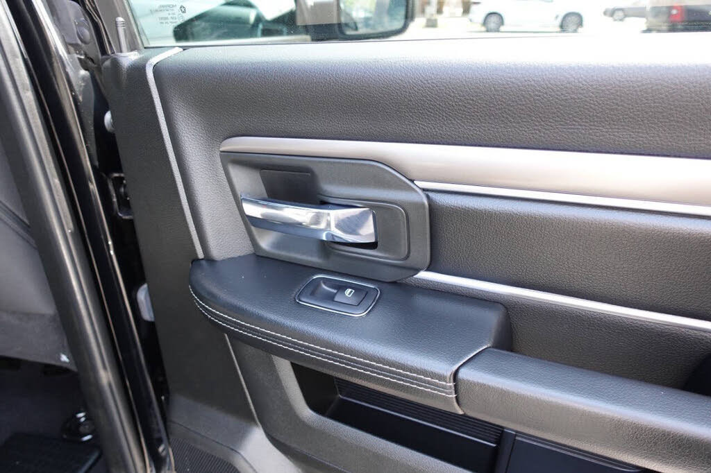 Used 2023 RAM 1500 Warlock AWD/4WD image 33