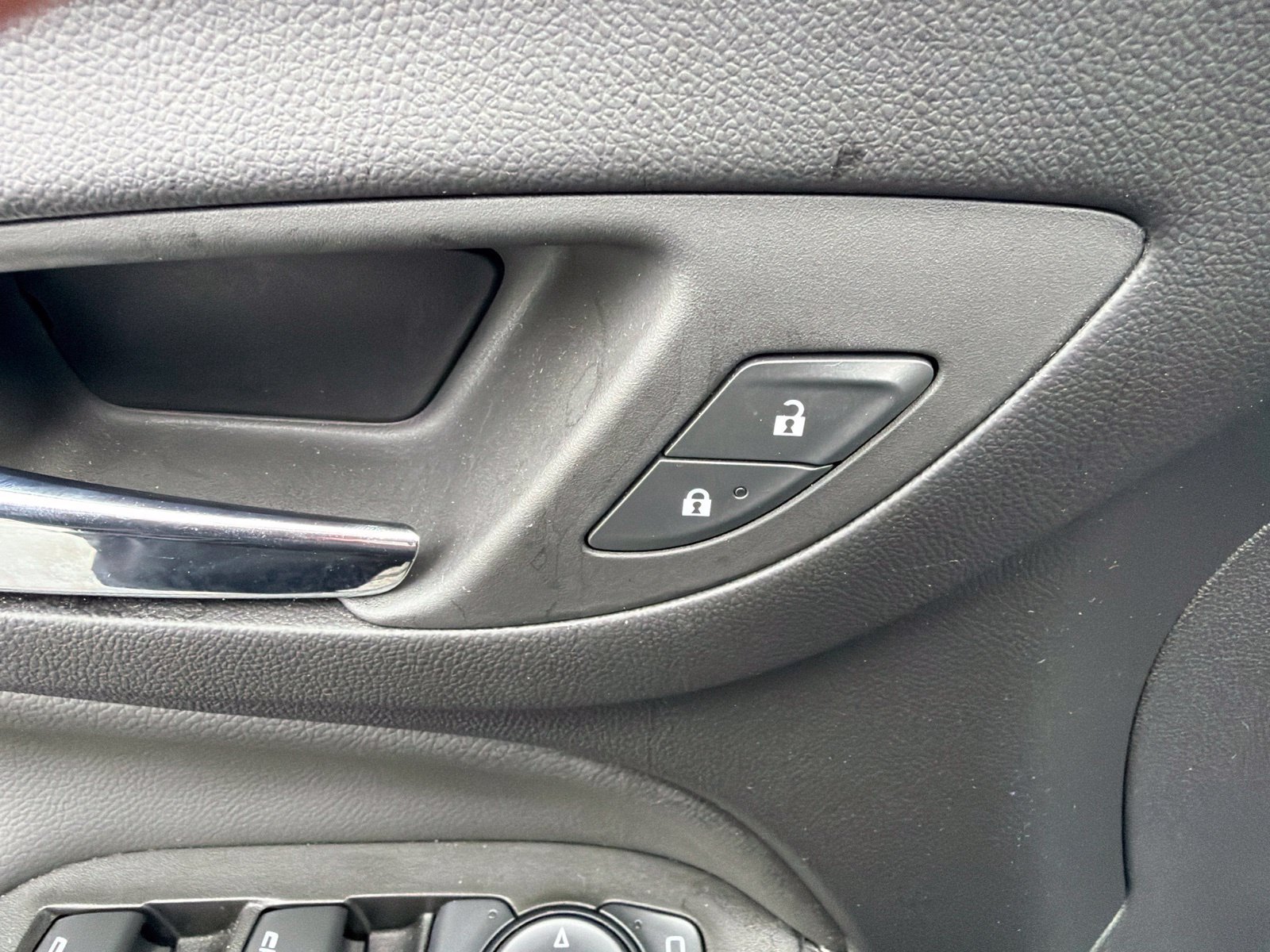 Used 2024 Chevrolet Equinox LT w/ LPO, Floor Liner Package FWD image 11