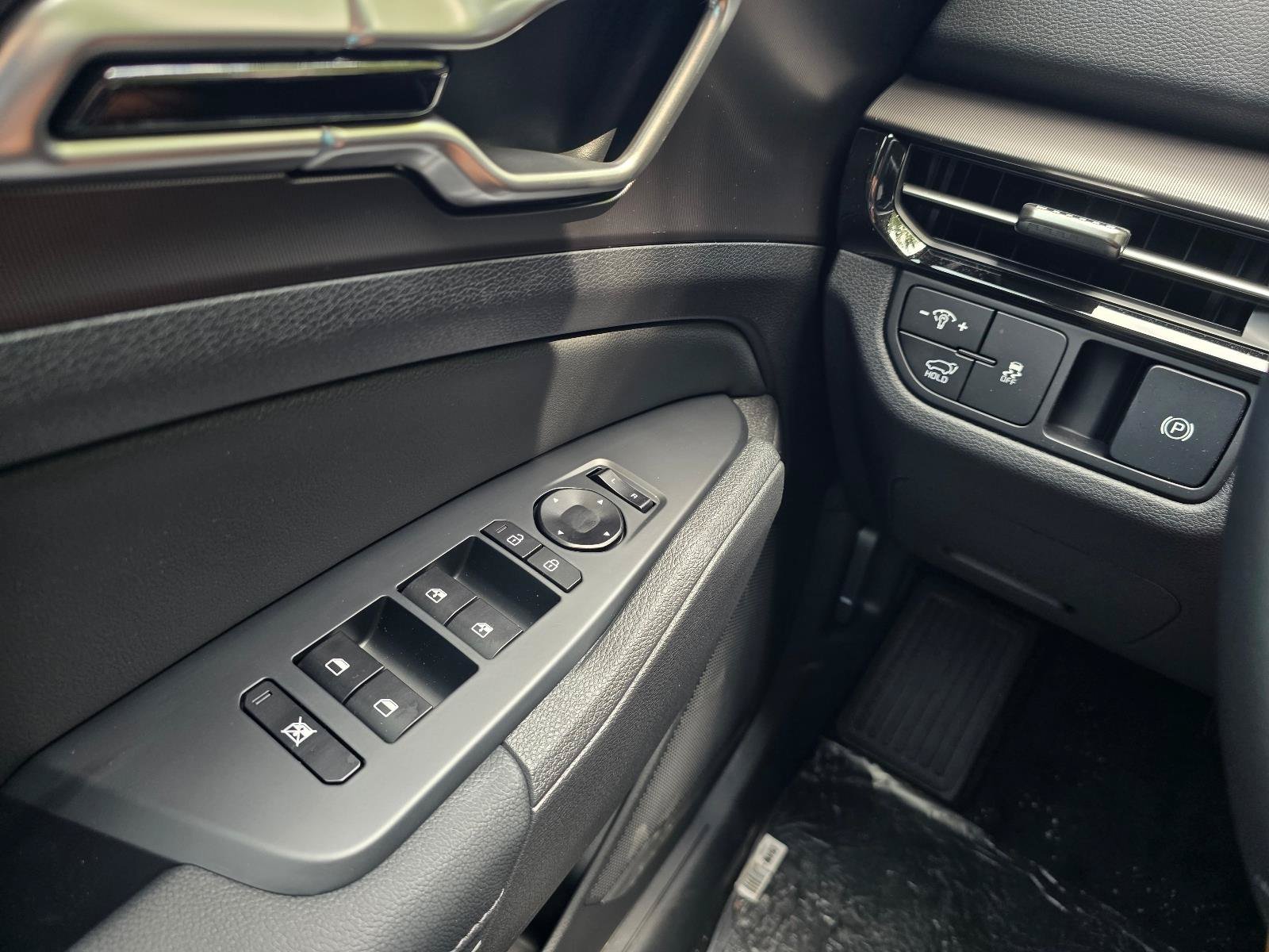 New 2026 Kia Sportage EX FWD image 12