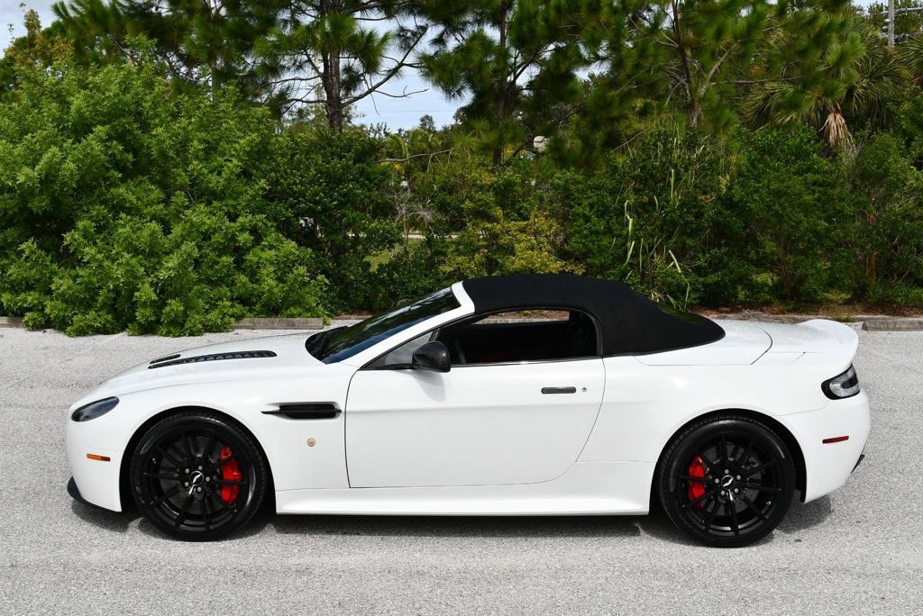 Used 2017 Aston Martin V12 Vantage S RWD image 26