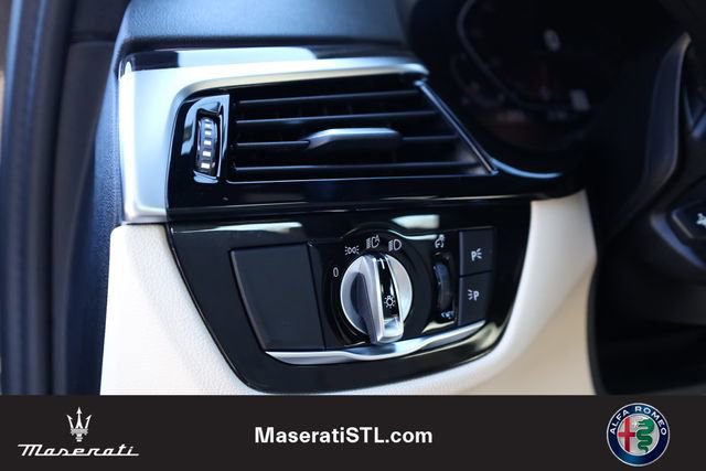 Used 2023 BMW 530i xDrive w/ Premium Package image 12