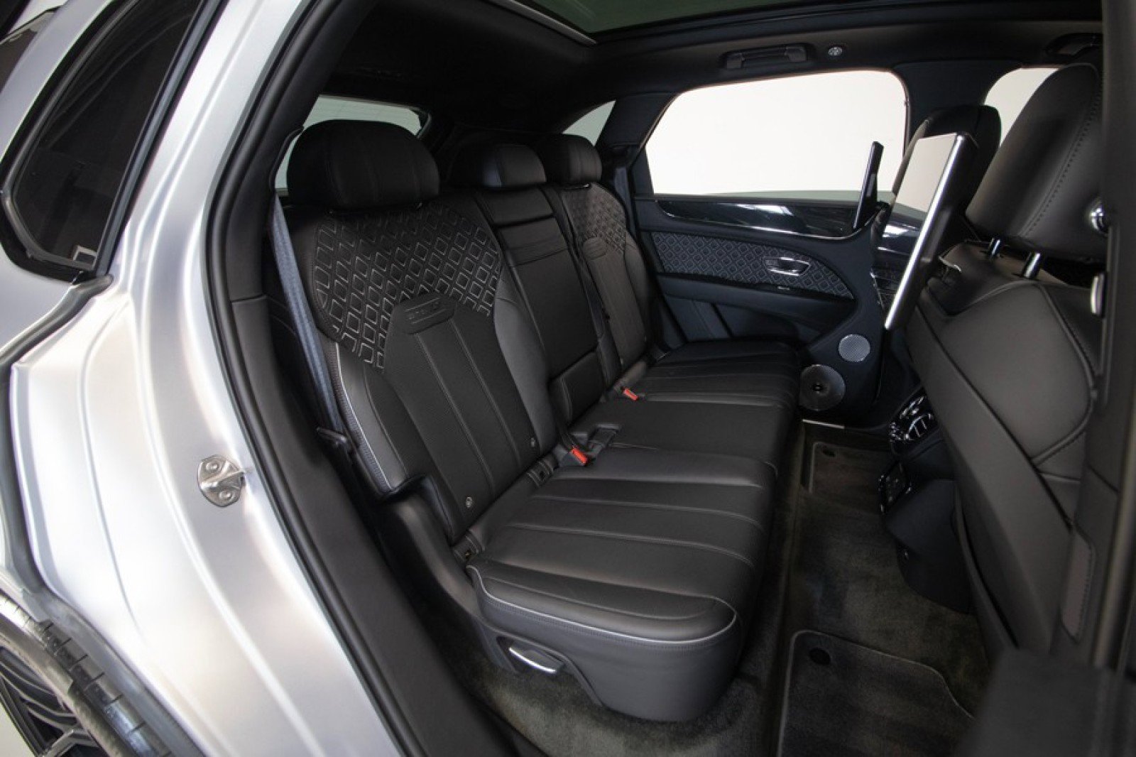 Used 2023 Bentley Bentayga Speed image 81