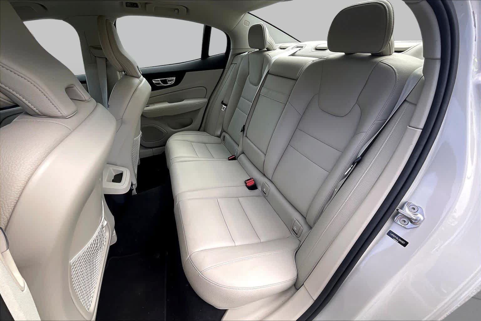 Used 2020 Volvo S60 T5 Momentum FWD image 21