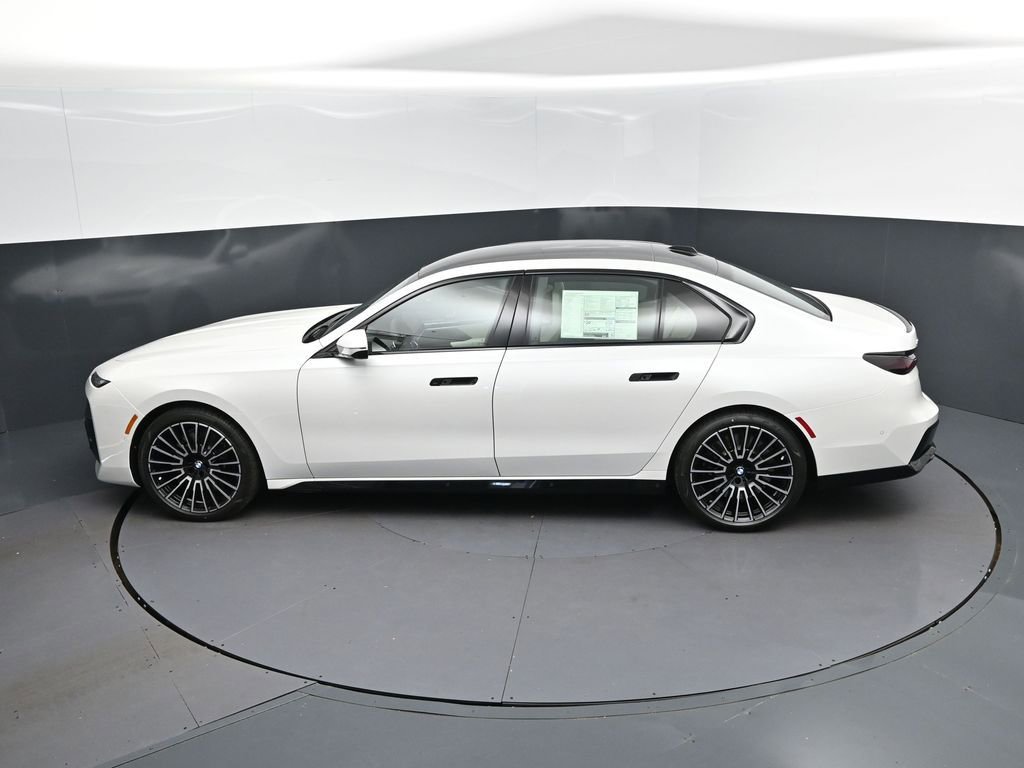 New 2026 BMW 760i xDrive w/ Executive Package AWD/4WD image 32