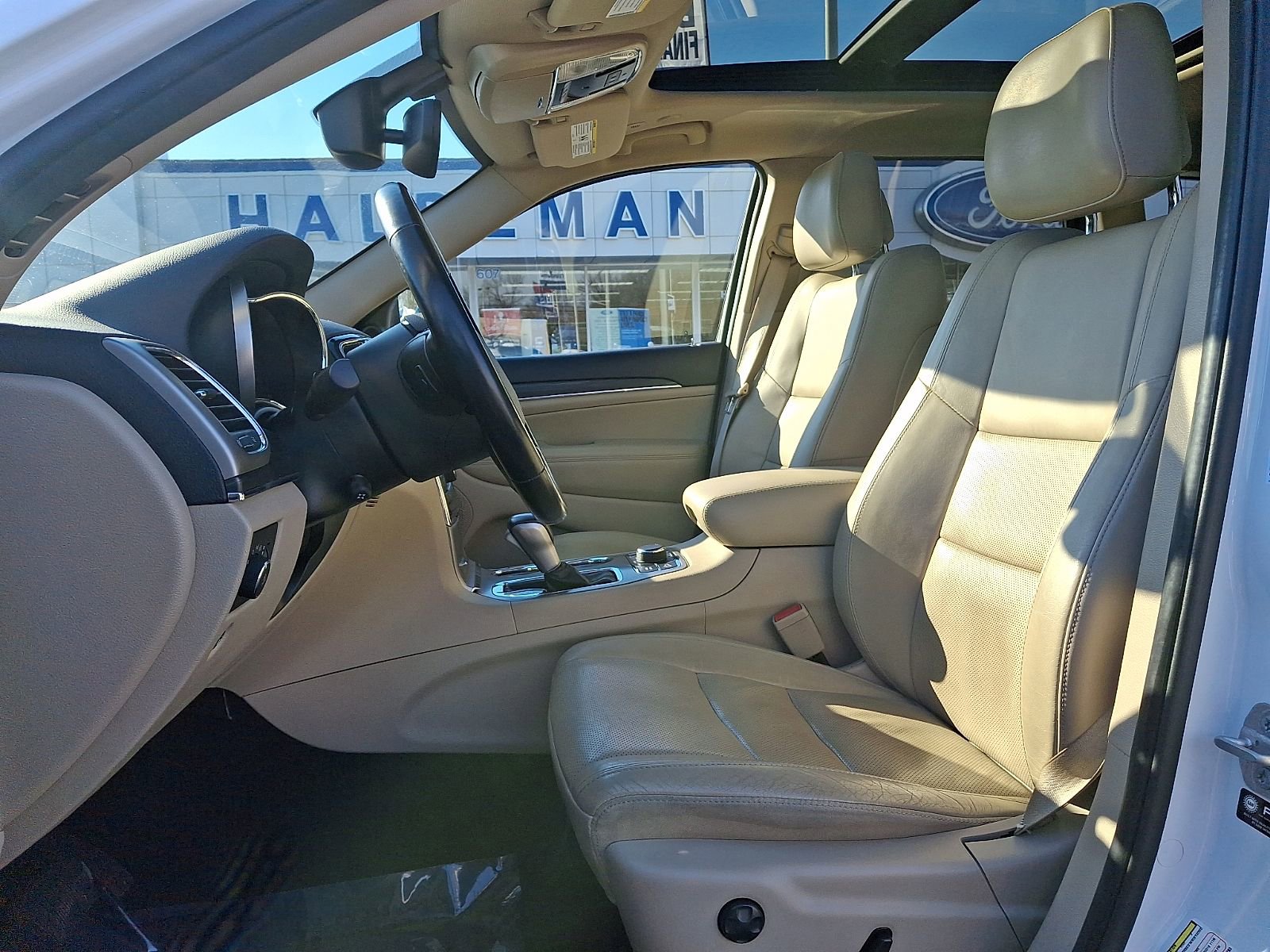 Used 2021 Jeep Grand Cherokee Limited w/ Luxury Group II image 14