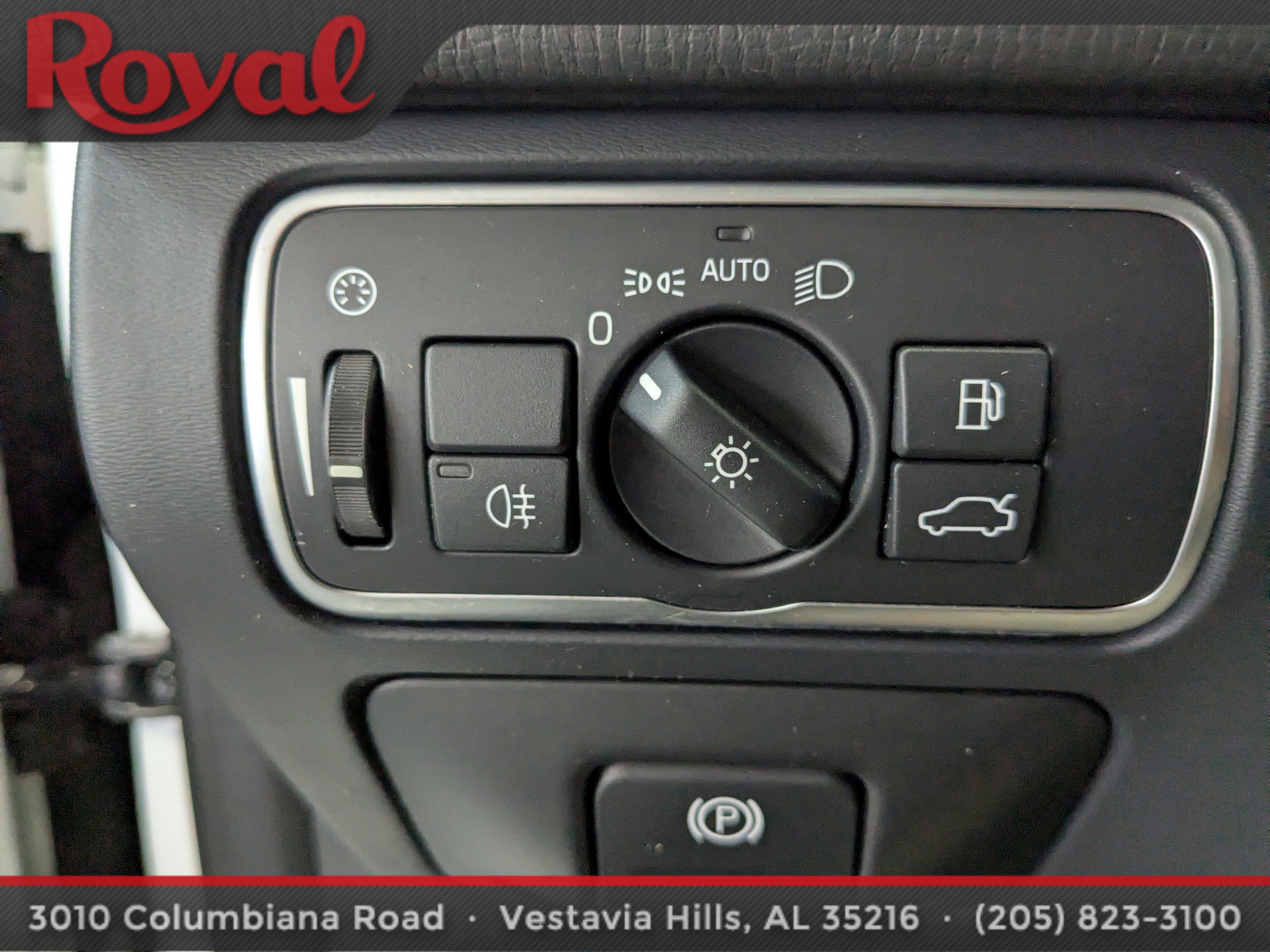 Used 2017 Volvo XC60 T5 Dynamic w/ Advanced Package AWD/4WD image 19
