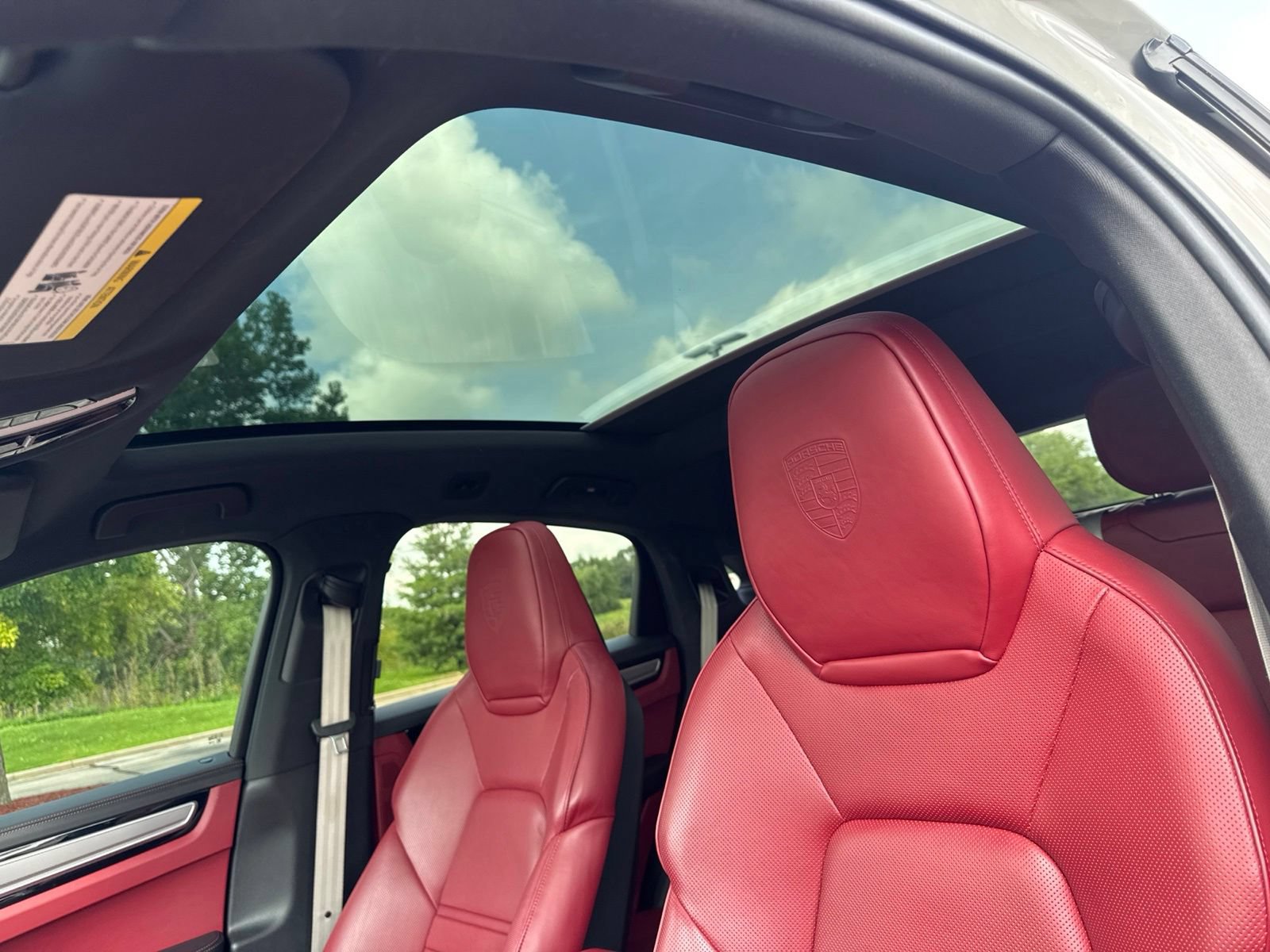 Used 2022 Porsche Cayenne Platinum Edition AWD/4WD image 26