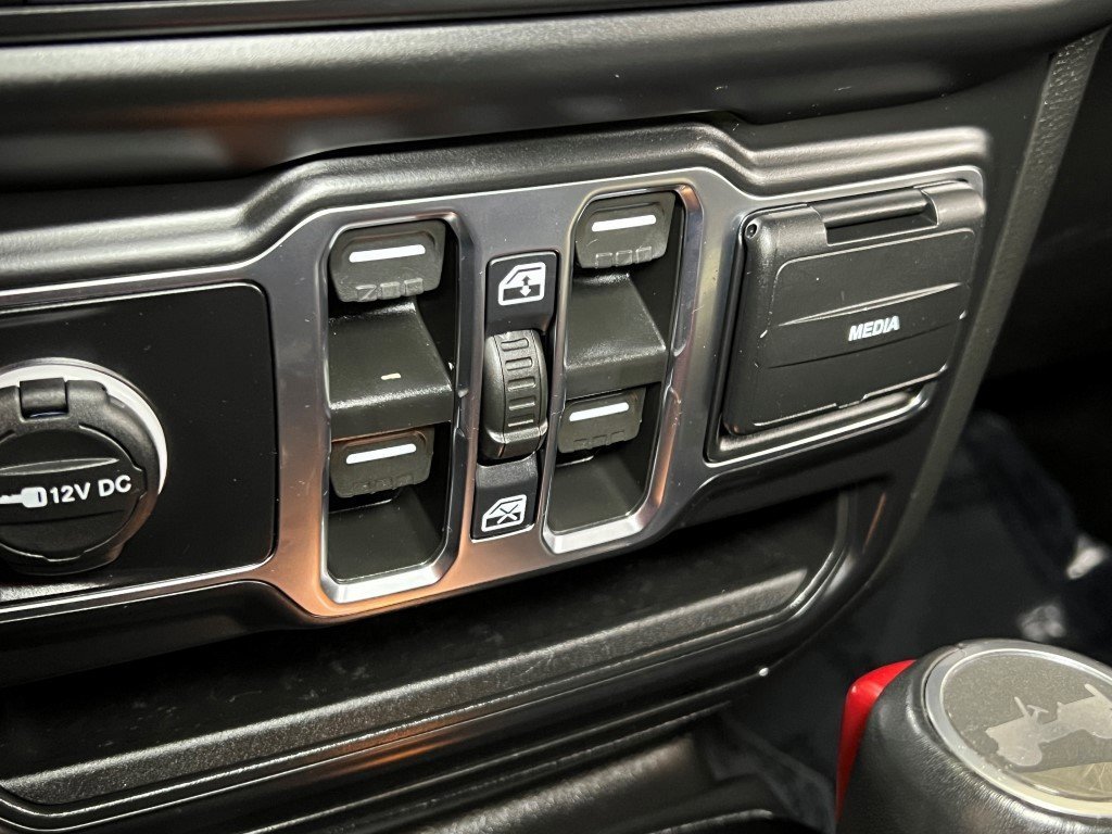 Used 2022 Jeep Wrangler Unlimited Sahara image 46