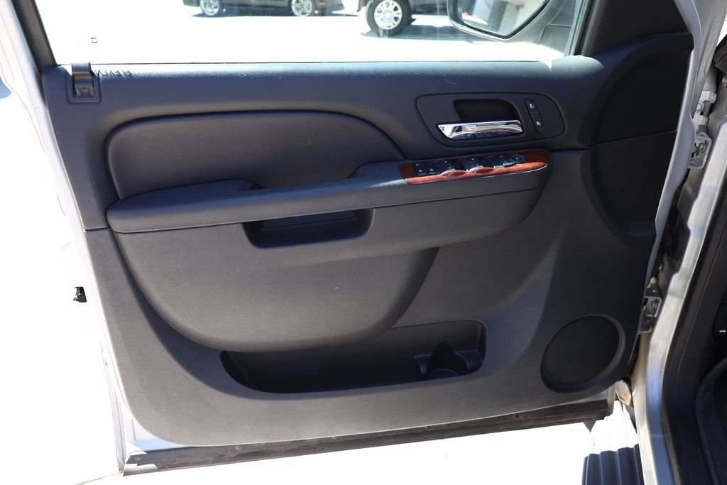 Used 2013 Chevrolet Tahoe LT AWD/4WD image 10