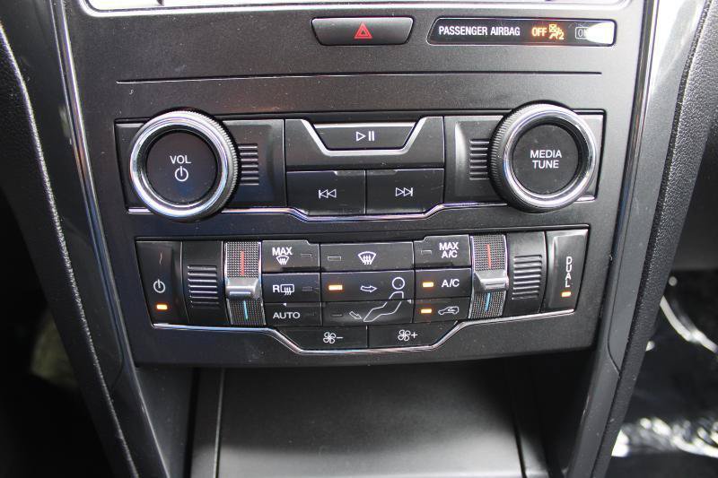 Used 2019 Ford Explorer XLT w/ Equipment Group 201A FWD image 19