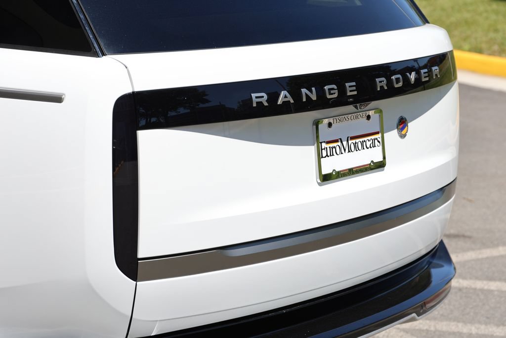 Used 2024 Land Rover Range Rover Autobiography AWD/4WD image 6