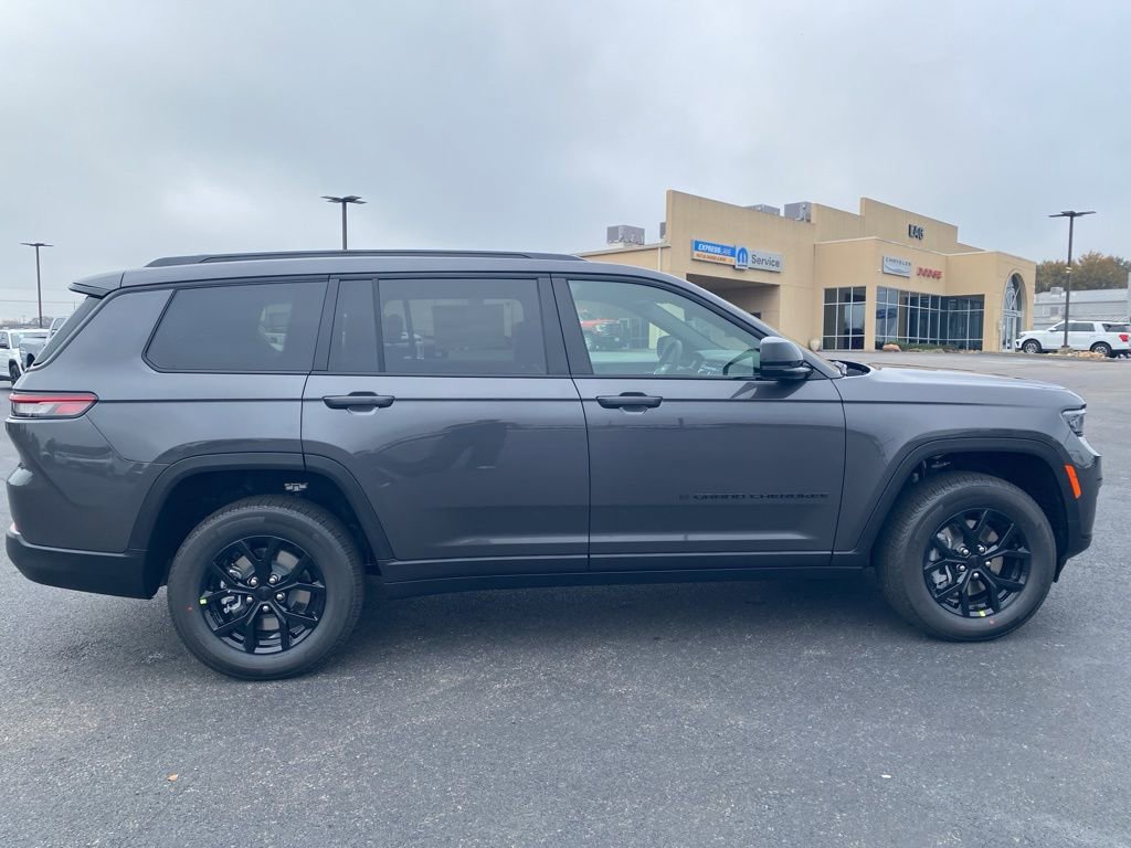 New 2025 Jeep Grand Cherokee L Altitude image 8