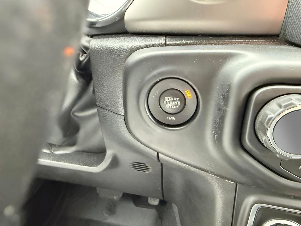 Used 2022 Jeep Gladiator Willys image 38