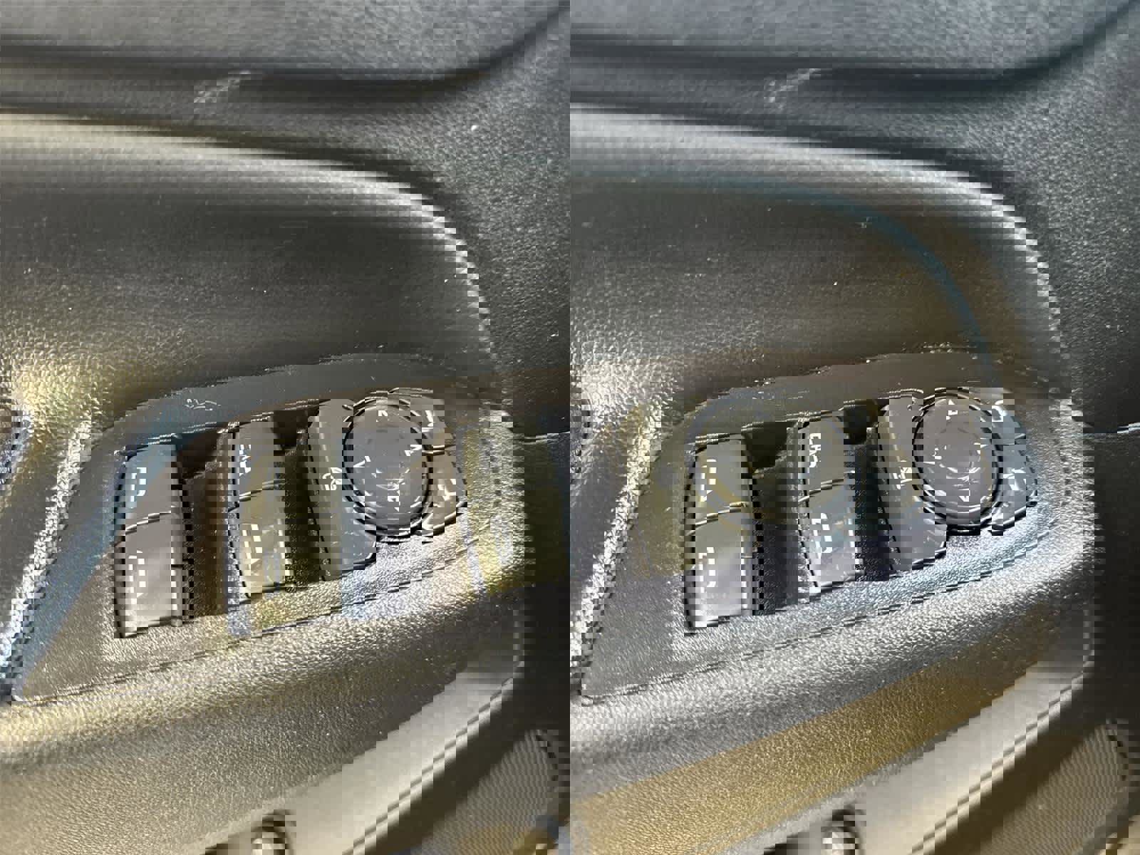 Used 2018 Chevrolet Equinox LT image 24