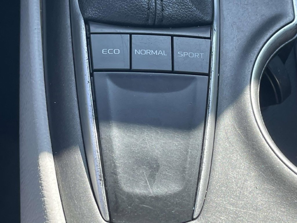 Used 2022 Toyota Camry LE FWD image 29