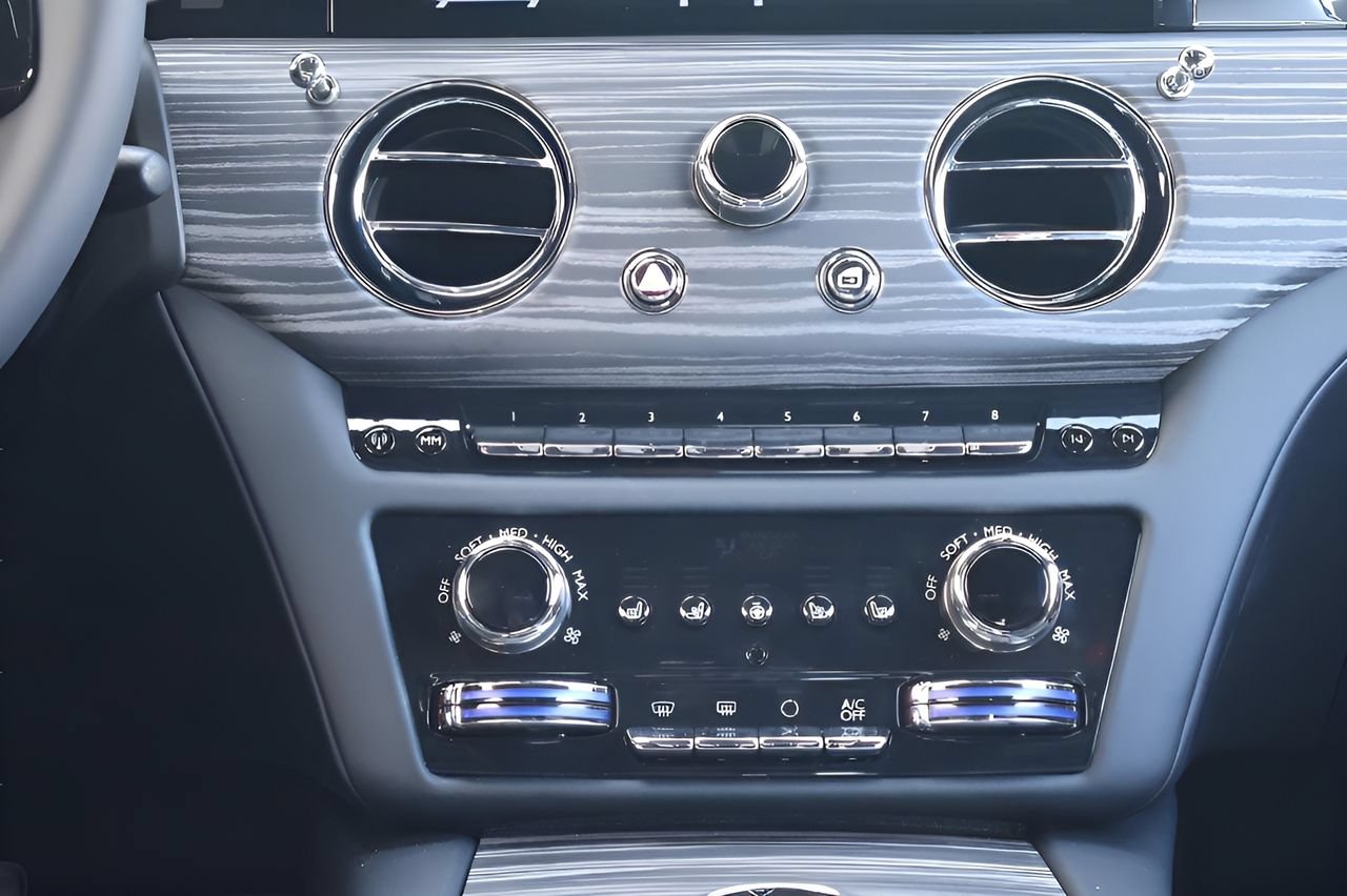 New 2026 Rolls-Royce Spectre AWD/4WD image 18