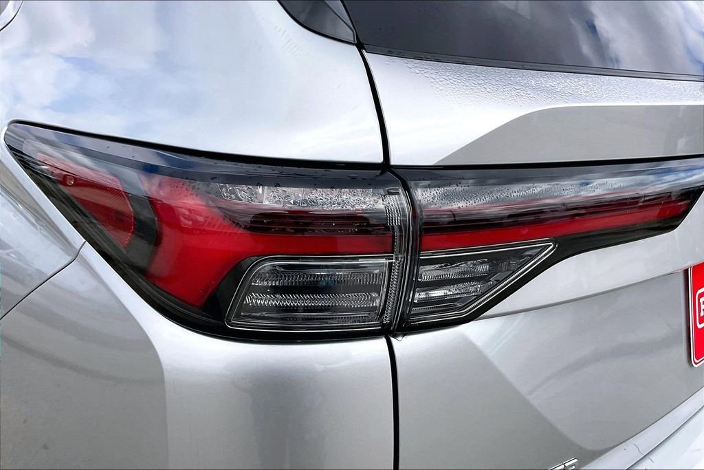 Used 2025 Mitsubishi Outlander SE FWD image 20