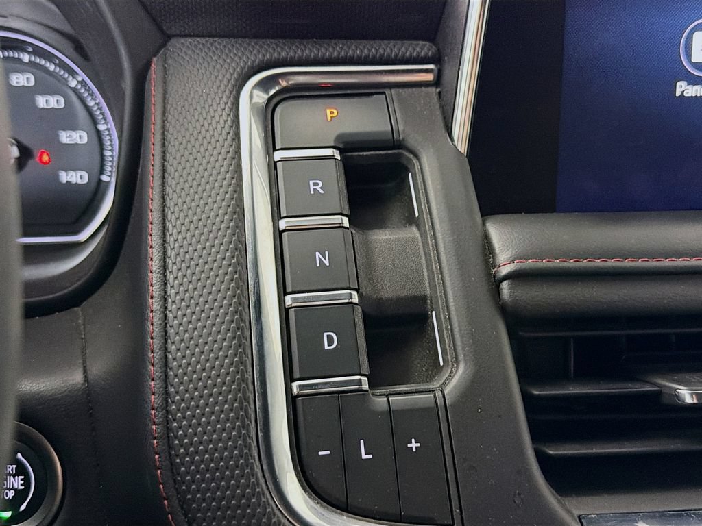 Used 2021 Chevrolet Suburban RST RWD image 21